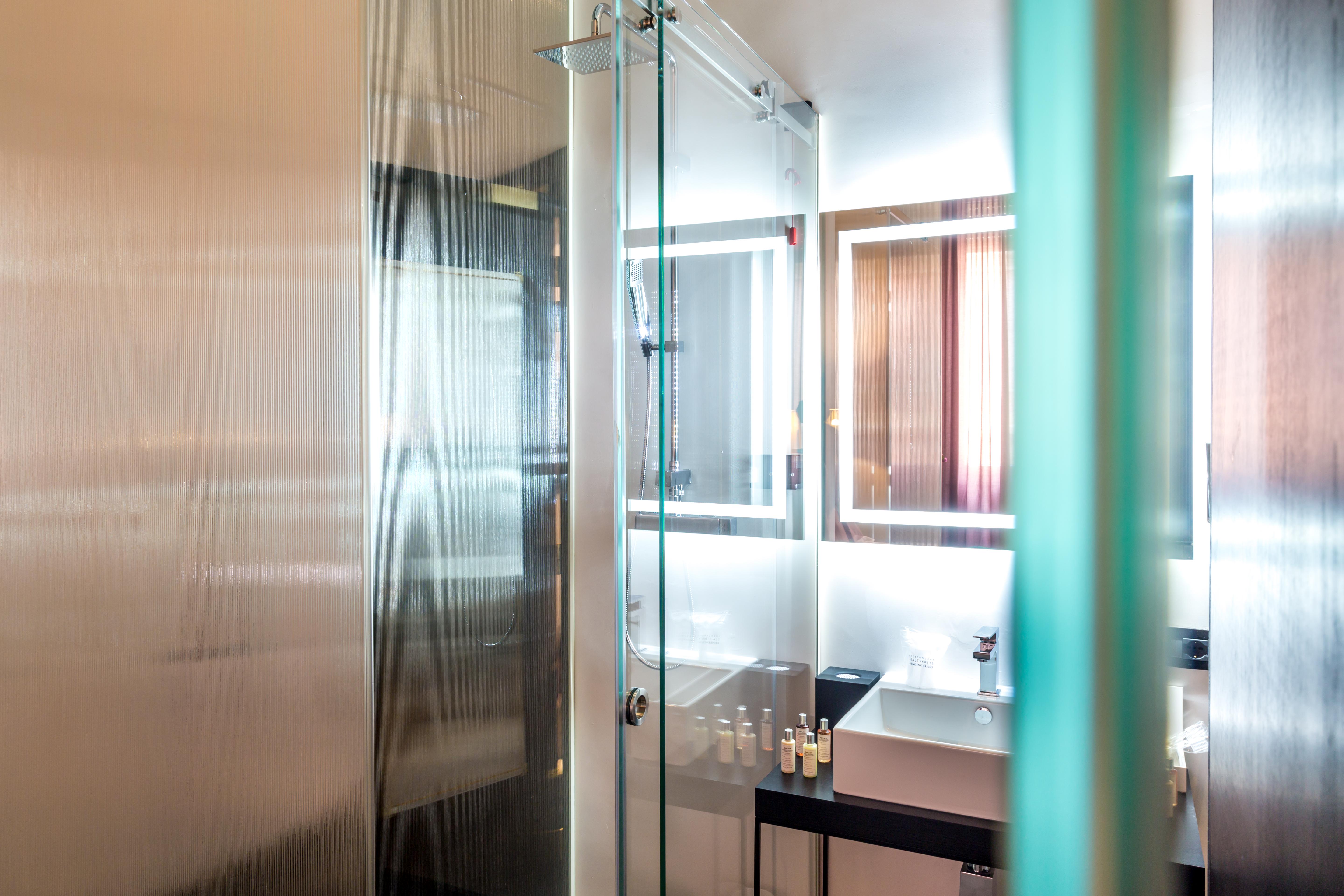 Hotel The Haven Roma מראה חיצוני תמונה A shower door